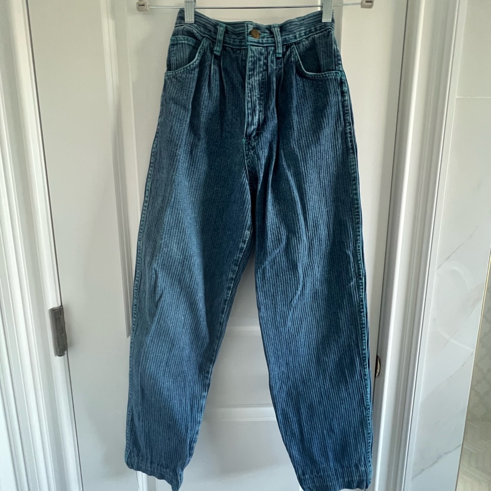 JACQUES DE NOIR thrifted jeans. never worn. really cute parachute jeans